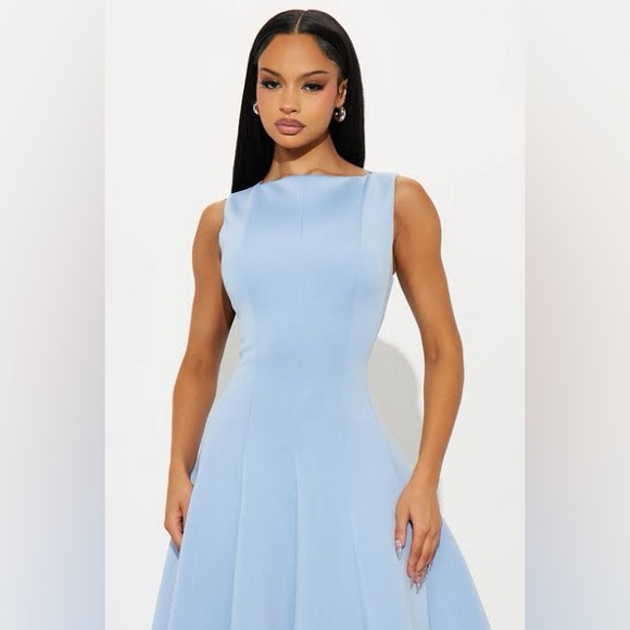 Sweet Sunday Pleated Midi Dress - Picture 2 of 3